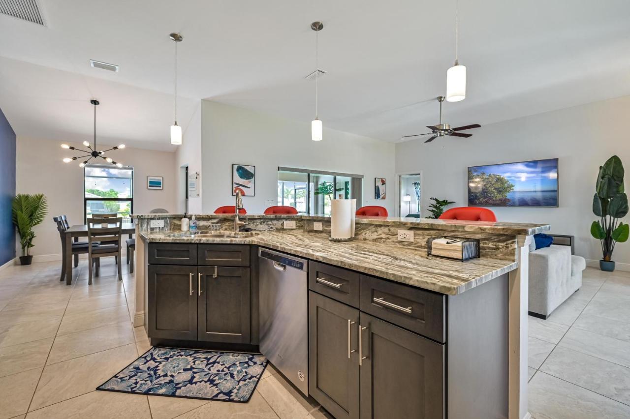 Centrally Located Cape Coral Oasis On Fresh Water Villa Esterno foto